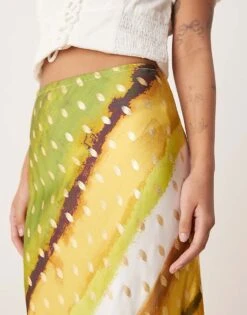 Never Fully Dressed Petite Dorris Satin Gold Fleck Maxi Skirt In Green Print For Women Green Ombre -Never Fully Dressed Sales 208355873 5